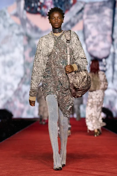Look 43